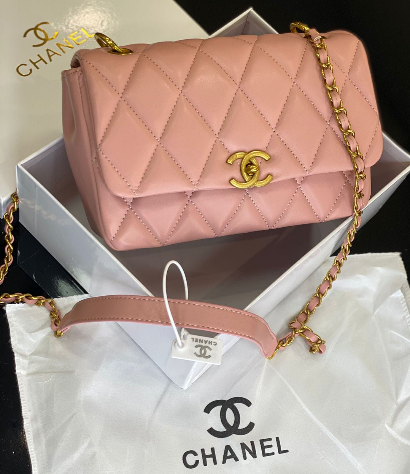 Parfois versiona el bolso clásico de Chanel de más de 3000 euros